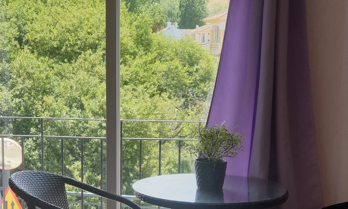 Cuevas del Becerro Apartment | Apartamento Cuevas Del Becerro