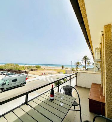 L'Hospitalet de l'Infant Apartment | Apartamento en primera línea de mar