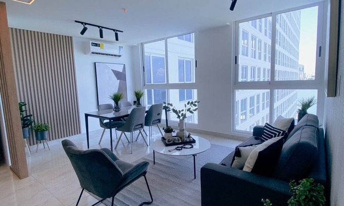 Calidonia Apartment | Apartamento Frente al mar en Ave. Balboa con Piscina Infinita
