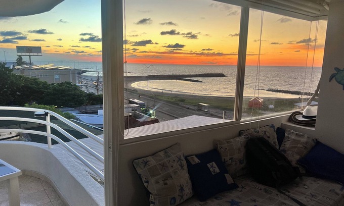 El Cabrero Condo | Apartamento frente ala playa great location beach front condo. 10 min from airp