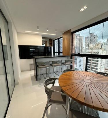 Andorinha Apartment | Apartamento no coração de Meia Praia, com 4 Suítes e 3 vagas de garagem