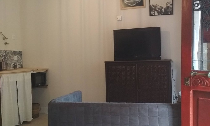 Carrejo Apartment | Apartamento Para Tres en Casona de un Pueblo Típico con Encanto