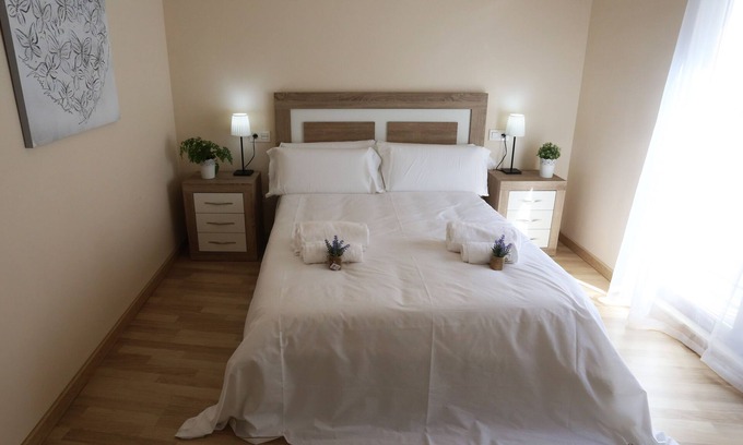 Arrabal Apartment | Apartamento Puente Romano P1-1B