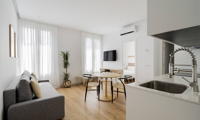 Ibiza Apartment | apartamento reformado en el retiro de alquiler temporal