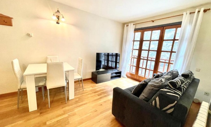Canillo Apartment | Apartamento Rustic Chic Refugis