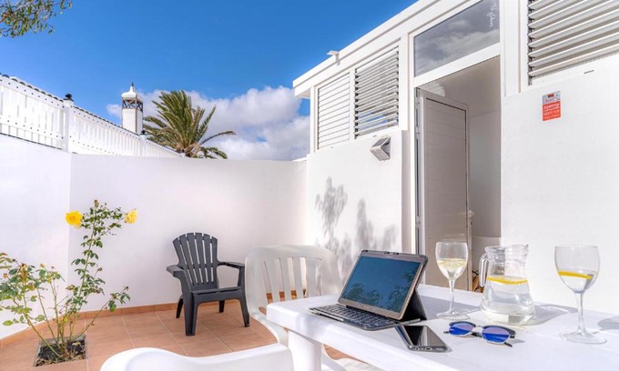 Los Pocillos Apartment | Apartamento Sussa 7B by HH