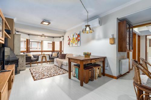 Floresta Apartment | Apartamentos Condado Di Positano no CENTRO by Achei Gramado