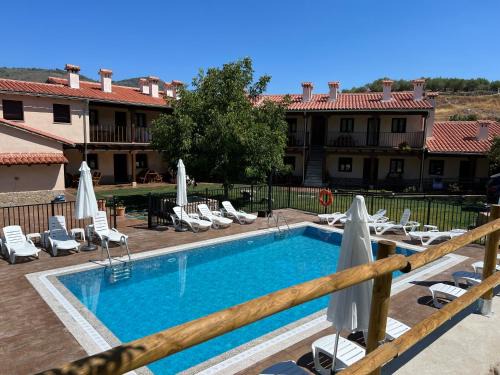Hervas Apartment | APARTAMENTOS DOÑA JIMENA DEL AMBROZ 4 Estrellas complejo único en el centro del pueblo