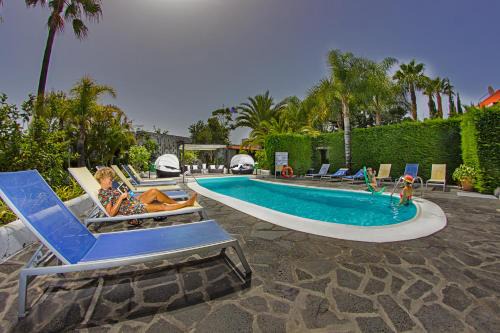 Los Llanos Resort | Apartamentos Adjovimar