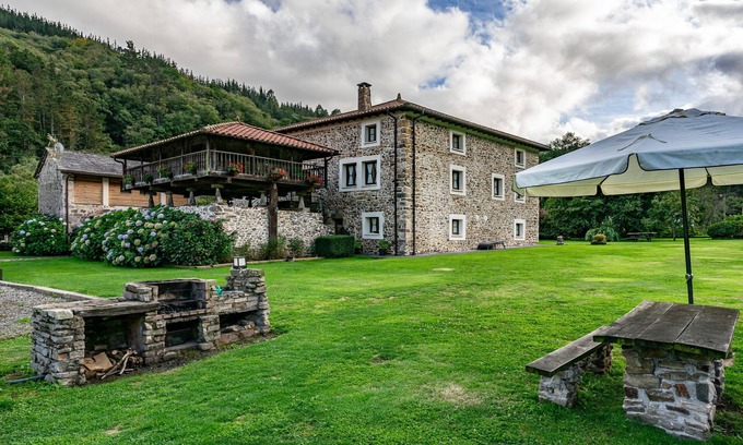 Yerbo House | Apartamentos Rurales Ca Lulon: La Chouría