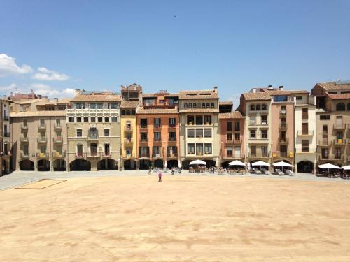 Vic Apartment | Apartaments Vicus 2 con vistas a la Plaza Mayor de Vic