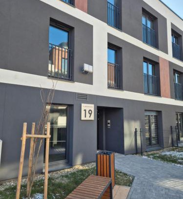 Brynow Apartment | Apartamenty Ceglana Park - prywatny parking - piękne osiedle - nowe luksusowe mieszkanie z biurkiem