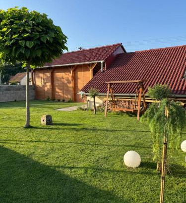 Drnholec Apartment | Apartmán Sebina zaručujici absolutní soukromi a klid s láhví vína jako dárek