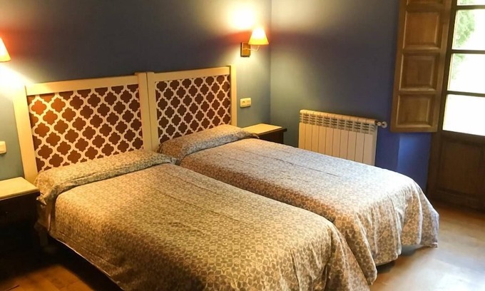 Arguebanes Apartment | Apartment Private Bathroom Los Robles