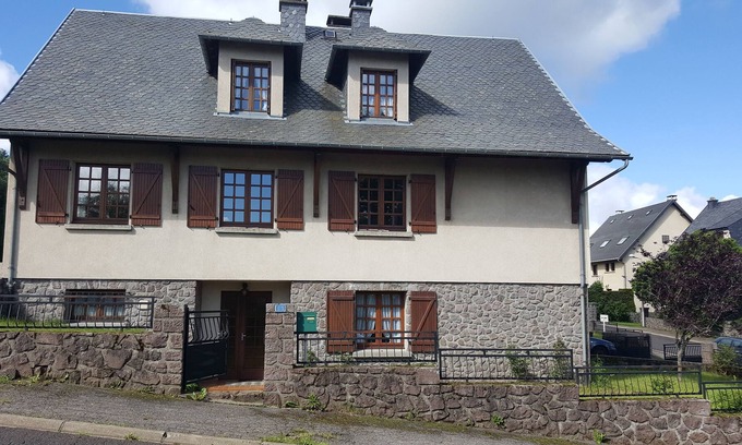 Besse-en-Chandesse Apartment | Apartment Les Marmottes classified 3 stars