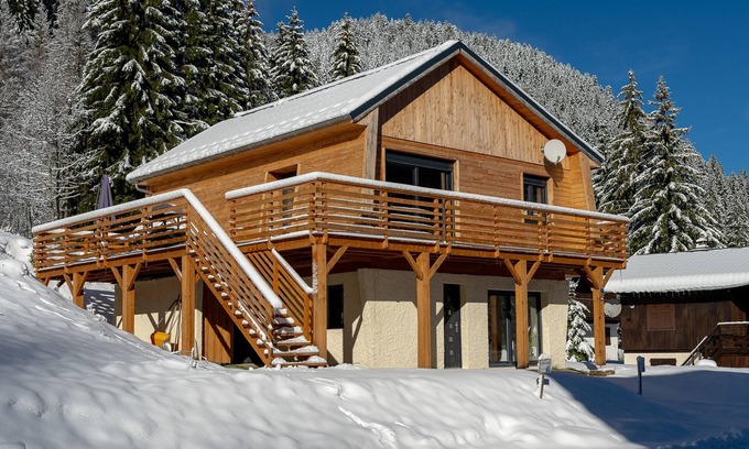 Saint-Pierre-d'Entremont Apartment | Apartment 'Les Iris' with Mountain View, Private Garden and Wi-Fi