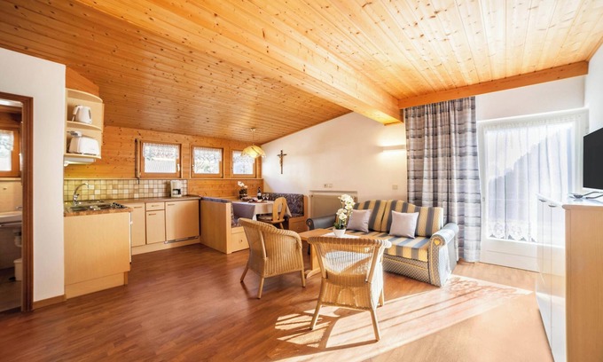 San Leonardo in Passiria Apartment | Apartment 'Residence Pichler 4' with Mountain View, Balcony & Wi-Fi