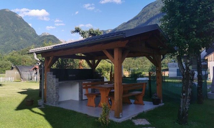 Cezsoca Apartment | Apartma Miko