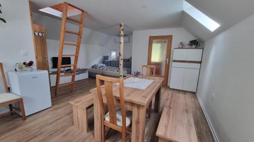 Tolmin Apartment | Apartma Pod orehom