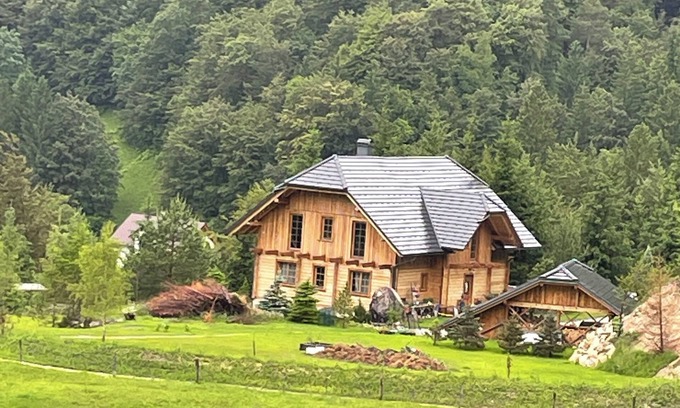 Jesenice Apartment | Apartma pod Skalco Planika