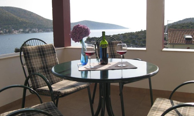 Grebastica Apartment | Apartman Belamarić