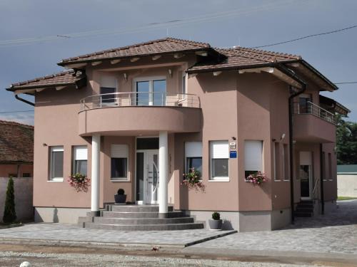 Satnica Đakovacka Apartment | Apartman Božur *