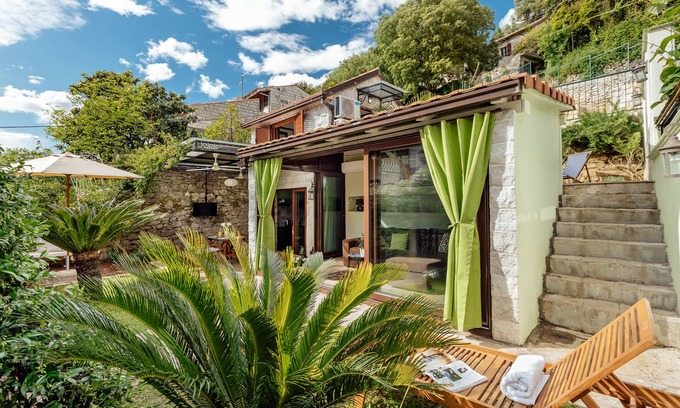 Herceg Novi House | Apartman Glicinija