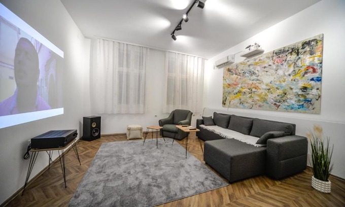 Pirot Apartment | Apartman Lux