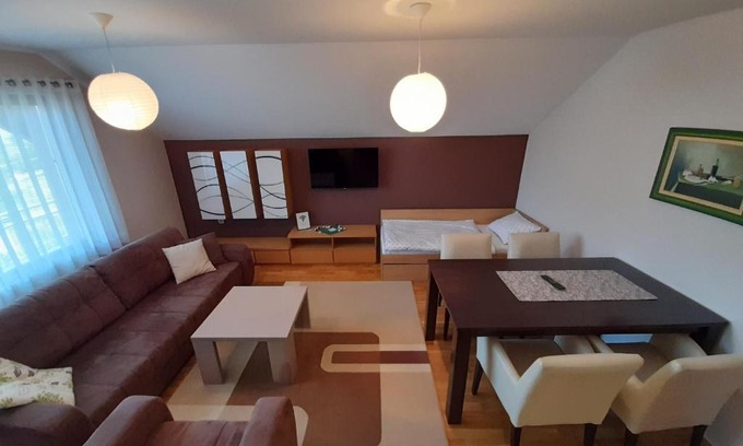 Pale Apartment | Apartmani Exit