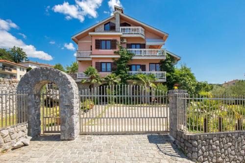 Trinajstici House | Apartmani Jurina