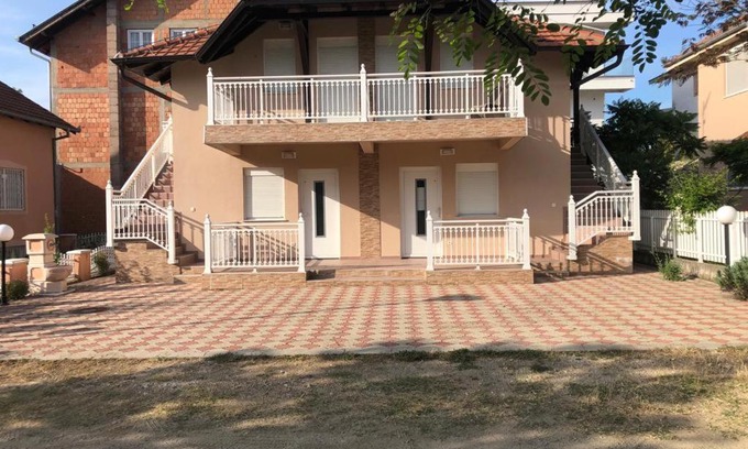 Danube Apartment | Apartmani Lara