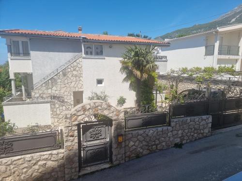 Dobra Voda Apartment | Apartmani MINA