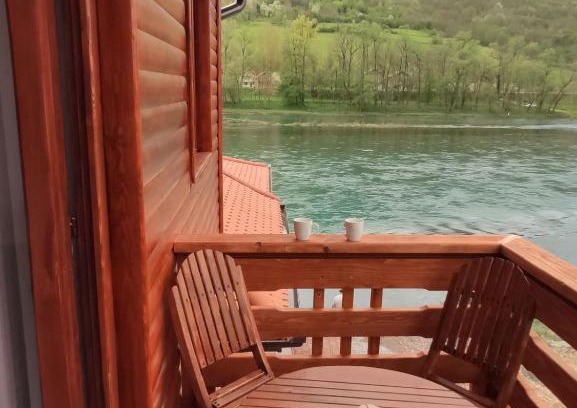 Ljubovija Apartment | Apartmani ODMOR NA DRINI