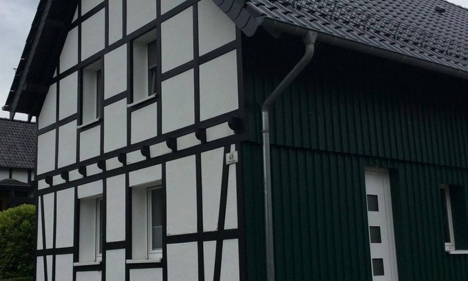 Schleiden Apartment | Apartment Eifeler Edelsteine Aquamarin - 2-bed vacation apartment shower/WC,