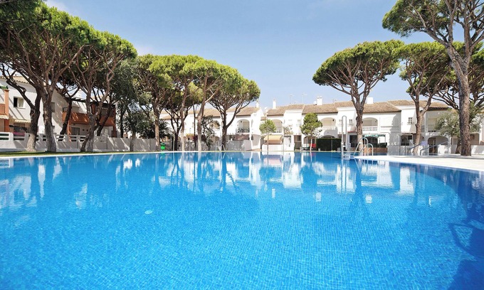 Los Gallos-Cerromolino Apartment | Apartment "La Jara" close to the Sea with Shared Pool & Wi-Fi