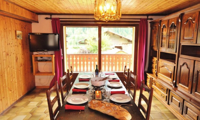 La Chapelle-d'Abondance Apartment | Apartment 'La Corne' with Mountain View, Private Terrace and Balcony