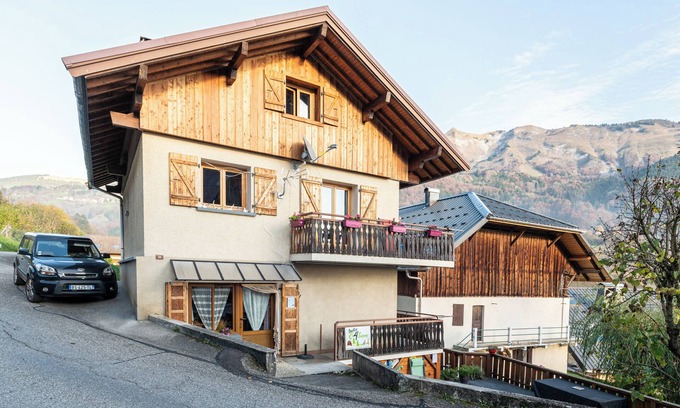 Le Bouchet-Mont-Charvin Apartment | Apartment 'Aux 4 Saisons' with Mountain View, Private Terrace and Wi-Fi