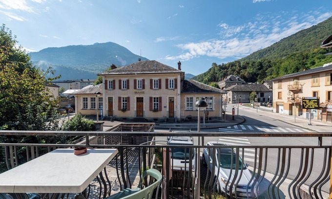 Saint-Etienne-de-Cuines Apartment | Apartment 'Le Chaussy' with Mountain View, Balcony and Wi-Fi