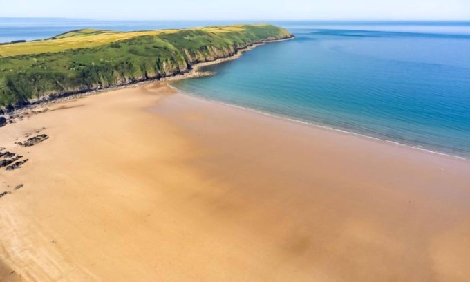 Putsborough Apartment | Apartment Flat 28 Clifton Court in Barnstaple and Braunton - 9 persons, 4 bedrooms