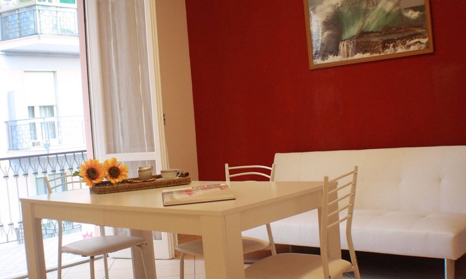 Borghetto Santo Spirito Apartment | Apartment 'Il Fosso' with Sea View, Wi-Fi