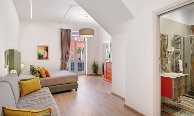Castellammare di Stabia Apartment | Apartment 'Ligea' with Balcony, Wi-Fi and Air Conditioning