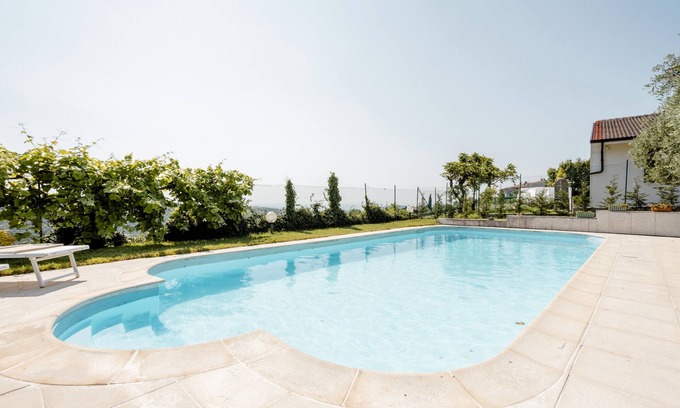 Mezzane di Sotto Apartment | Apartment 'Suite Al Pian' with Private Pool, Private Garden and Wi-Fi