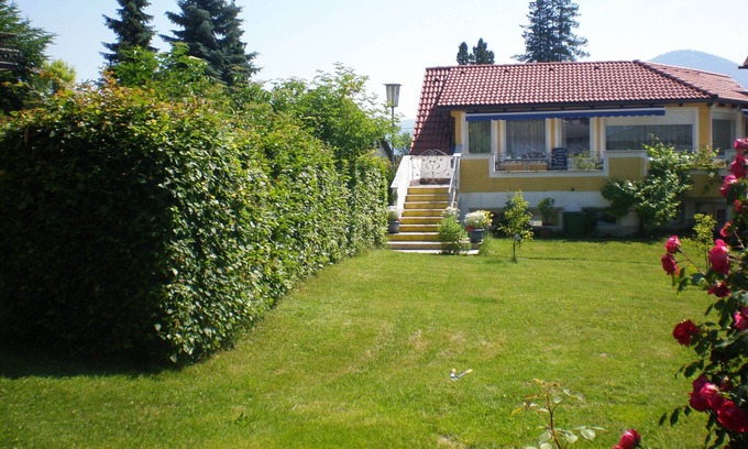 Altmuenster Apartment | Apartment with a sunny terrace
