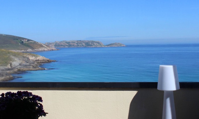 Malpica de Bergantinos Condo | Apartment with terrace over the sea in the Area Grande beach