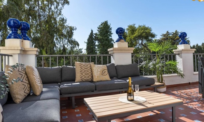 Puerto Banus Apartment | Apartment in Andalucía del Mar for 4 people | ADM- 9-105