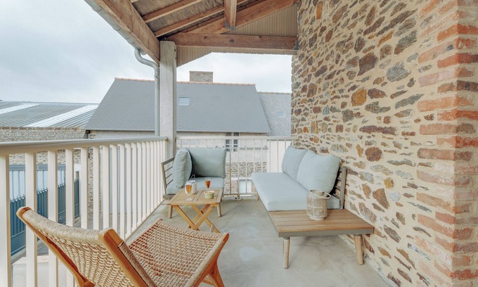 Saint-Benoit-des-Ondes Apartment | Apartment 'Côte D'emeraude' with Private Terrace, Private Garden and Wi-Fi