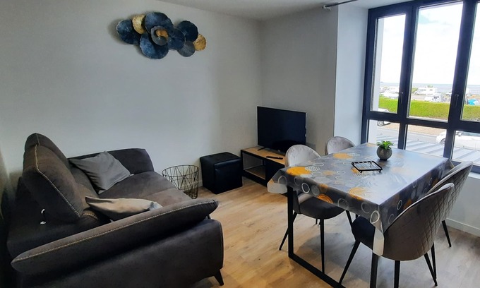 Saint-Benoit-des-Ondes Apartment | Apartment overlooking the Bay of Mont-Saint Michel