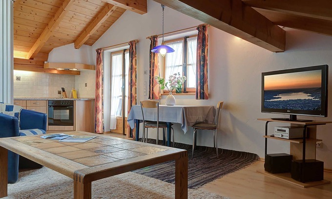 Gmund am Tegernsee Apartment | Apartment 1 DG - Apartment Flake