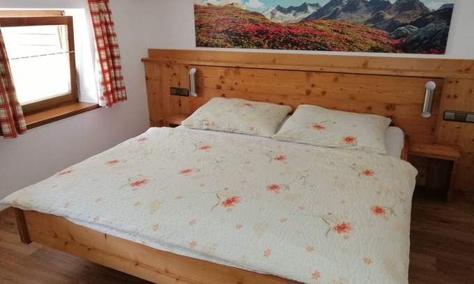 Krimml Apartment | Apartment 1 - for up to 10 people - near the Krimml waterfalls