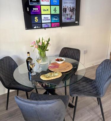 Ebbw Vale Apartment | Apartment 1 The Baileys Cwm 2 Bedroom Sleeps 4